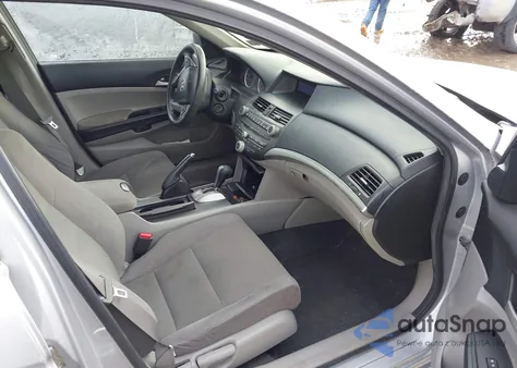 2011 Honda Accord 2.4 Lx z USA, uszkodzony, nr VIN 1HGCP2F39BA039559